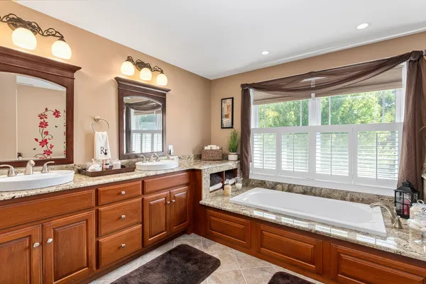 $6,200 | 32 Olive Meadow Lane, Dover, NH 03820