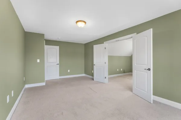 $6,200 | 32 Olive Meadow Lane, Dover, NH 03820