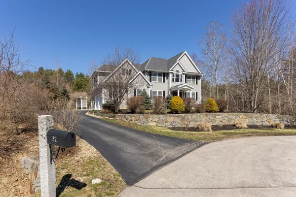 $6,200 | 32 Olive Meadow Lane, Dover, NH 03820