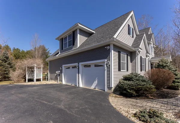 $6,200 | 32 Olive Meadow Lane, Dover, NH 03820