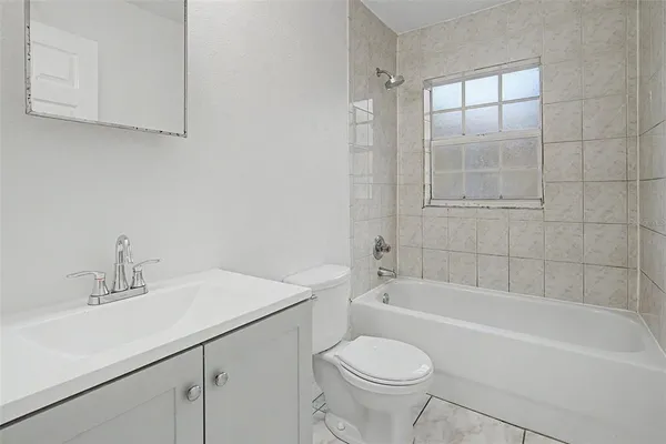 $2,195 | 3210 North 16th Street, Tampa, FL 33605