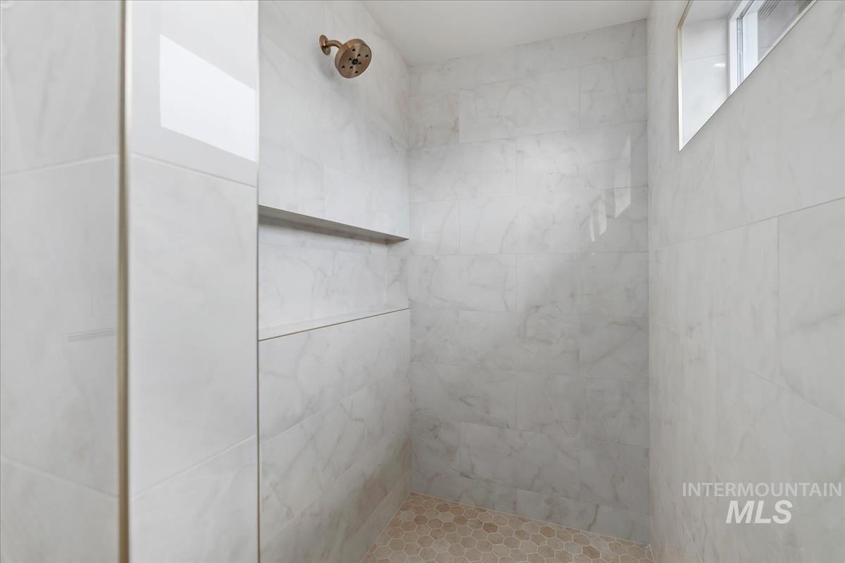 2527 East Cavern Drive Meridian, ID 83642 - Photo 29 of 41