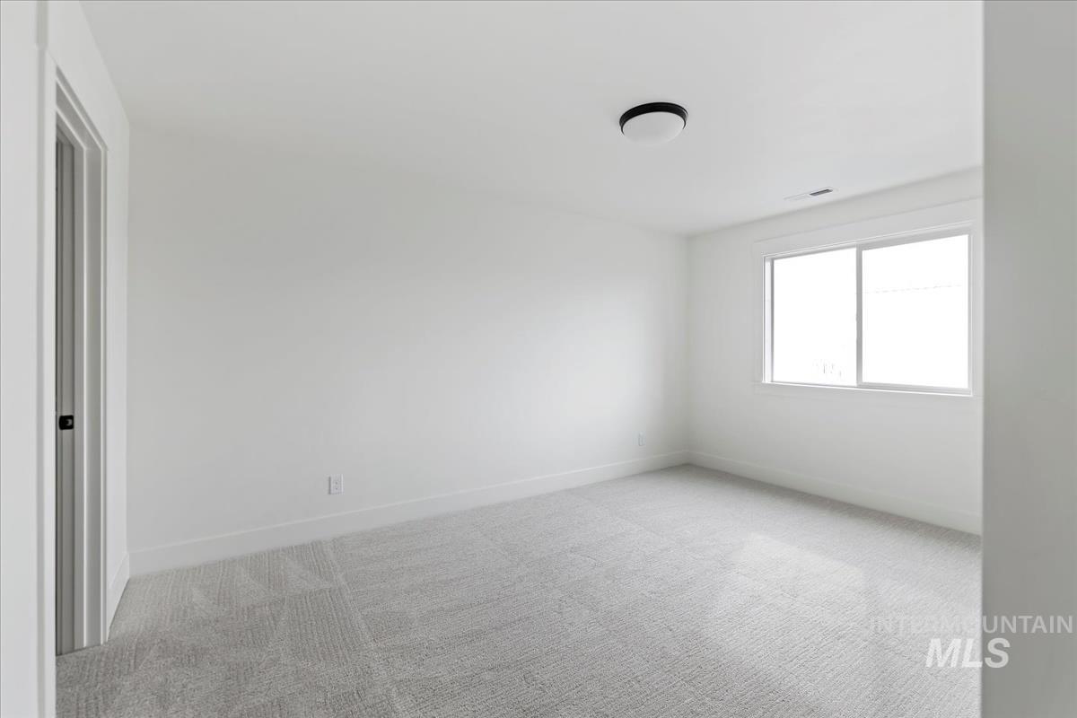 2527 East Cavern Drive Meridian, ID 83642 - Photo 34 of 41