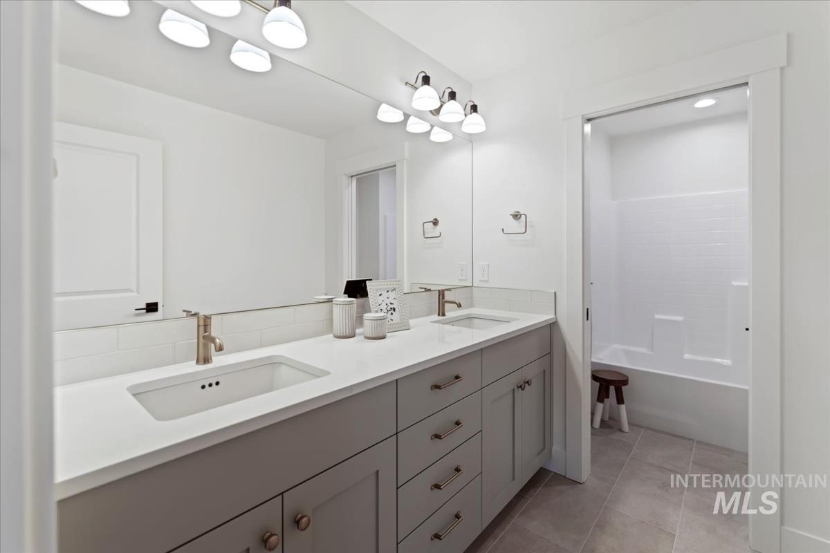 2527 East Cavern Drive Meridian, ID 83642 - Photo 36 of 41