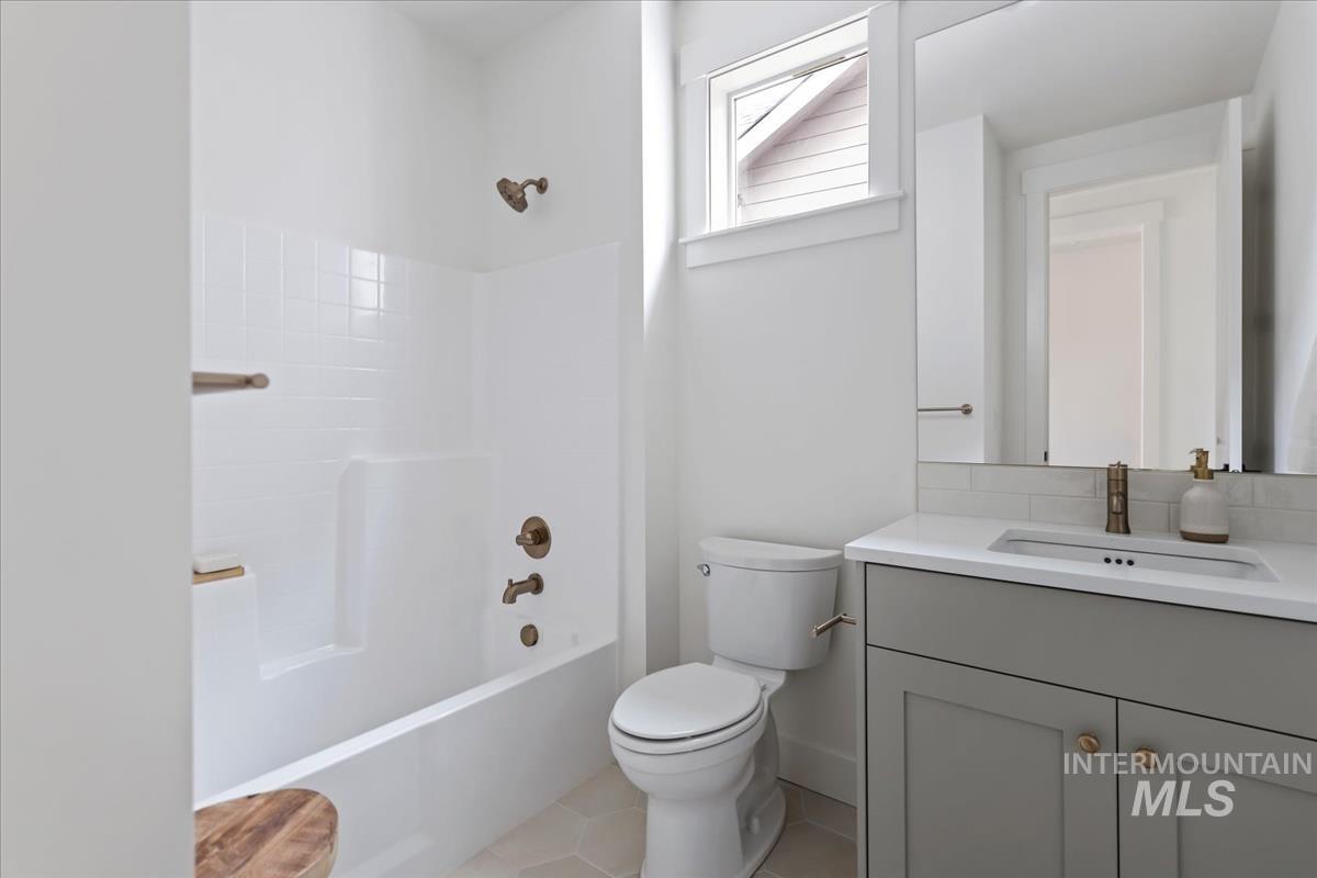 2527 East Cavern Drive Meridian, ID 83642 - Photo 37 of 41