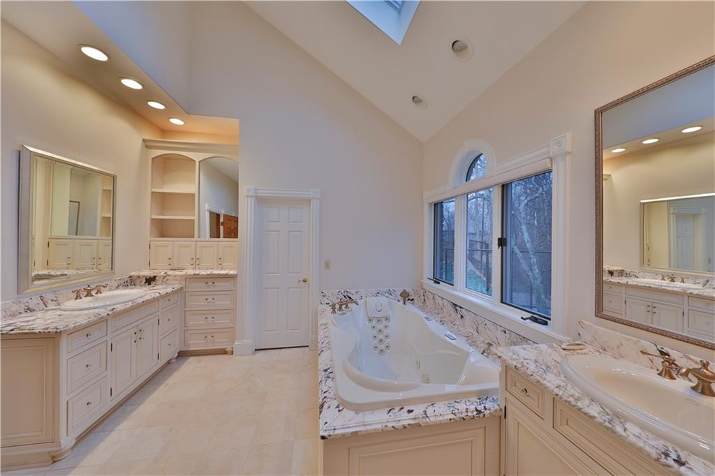 8037 Sargent Ridge Indianapolis, IN 46256 - Photo 17 of 34 Gallery Image 17
