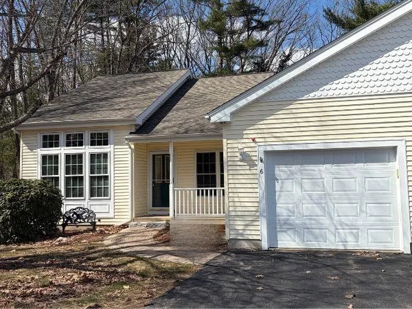 $440,000 | 6 Lincoln Drive, Londonderry, NH 03053