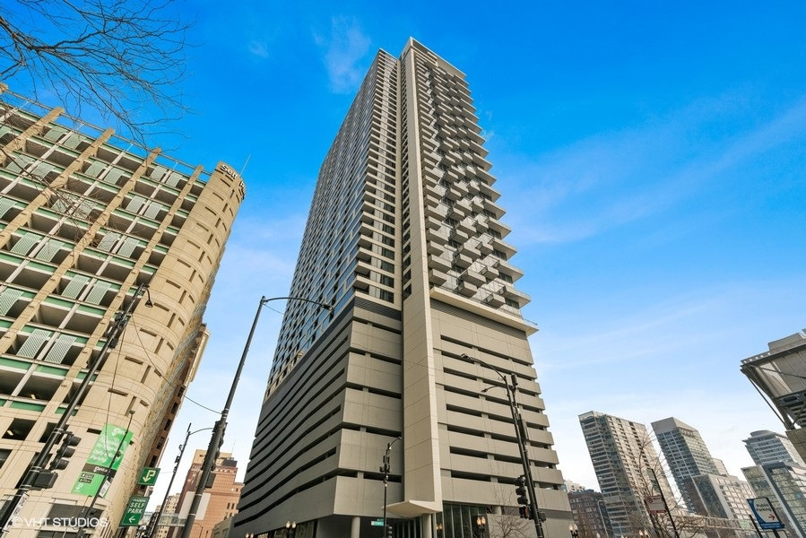 235 West Van Buren St Unit P143  