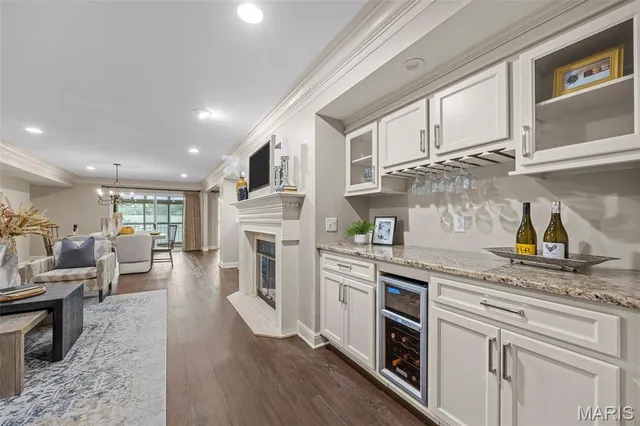 $410,000 | 14300 East Conway Meadows Court, Unit 302, Chesterfield, MO 63017