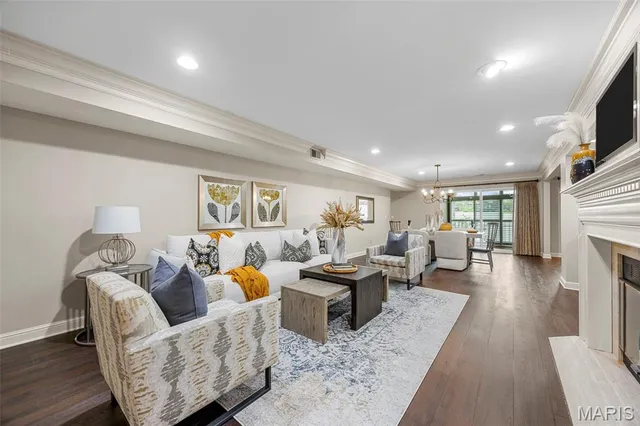 $410,000 | 14300 East Conway Meadows Court, Unit 302, Chesterfield, MO 63017