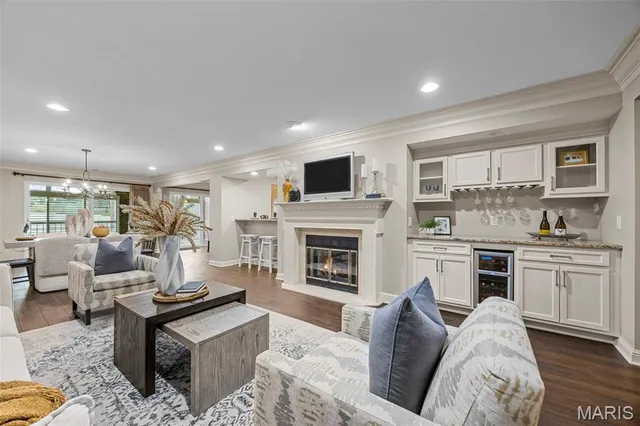 $410,000 | 14300 East Conway Meadows Court, Unit 302, Chesterfield, MO 63017