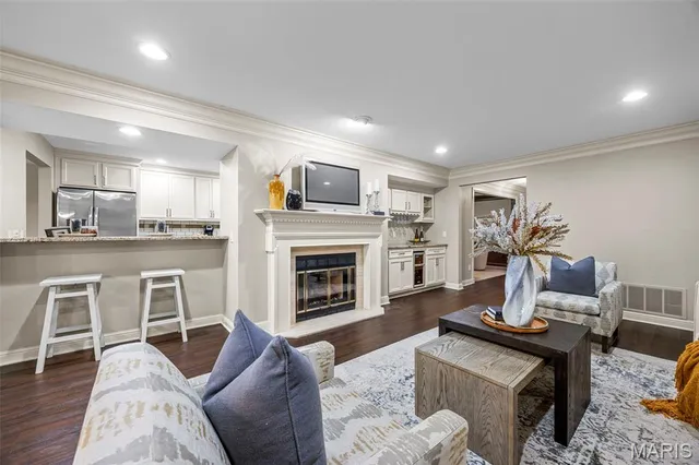 $410,000 | 14300 East Conway Meadows Court, Unit 302, Chesterfield, MO 63017