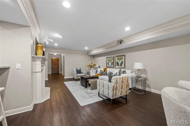 $410,000 | 14300 East Conway Meadows Court, Unit 302, Chesterfield, MO 63017