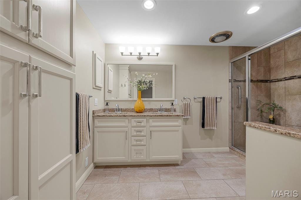 14300 East Conway Meadows Court, Unit 302 Chesterfield, MO 63017 - Photo 29 of 41