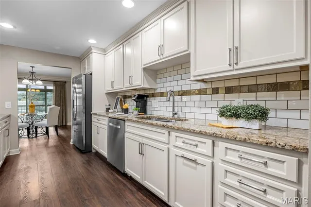 $410,000 | 14300 East Conway Meadows Court, Unit 302, Chesterfield, MO 63017