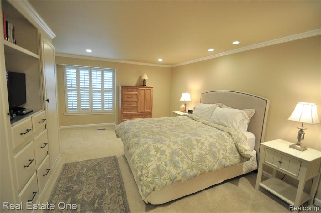 376 Willow Grove Lane, Unit 33 Rochester Hills, MI 48307 - Photo 18 of 44