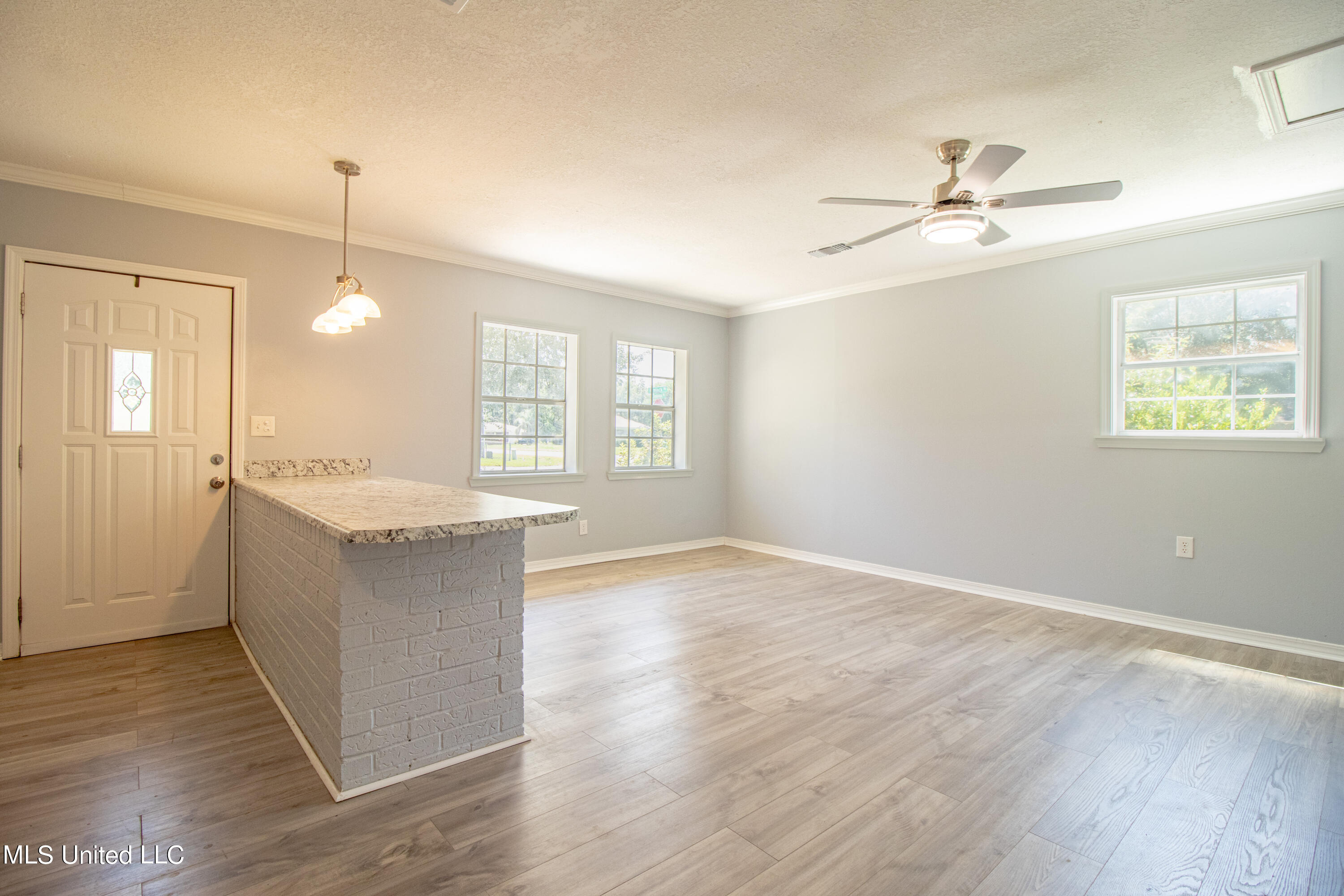 801 Hemlock Road Gulfport, MS 39503 - Photo 4 of 17 IMG_1614-HDR