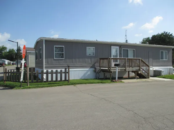 $52,900 | 43310 Summit Street, Harrison Township, MI 48045