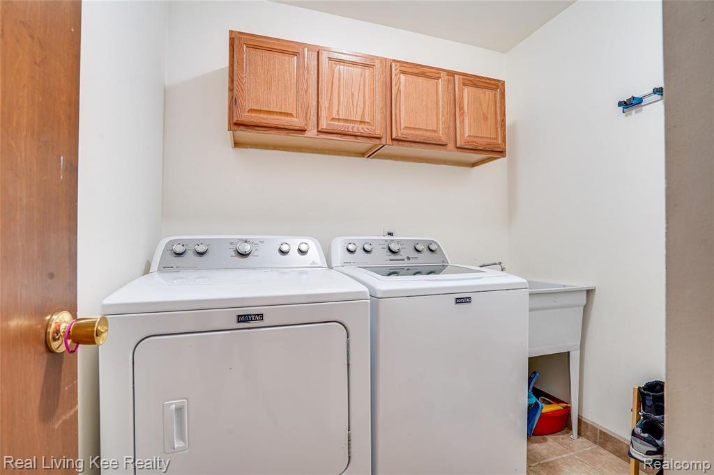 820 Downhill Lane Rochester Hills, MI 48307 - Photo 19 of 43