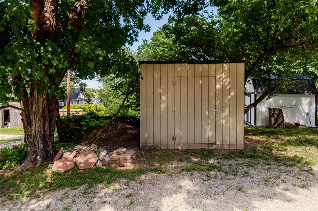 307 Riley Street Atchison, KS 66002 - Photo 12 of 60