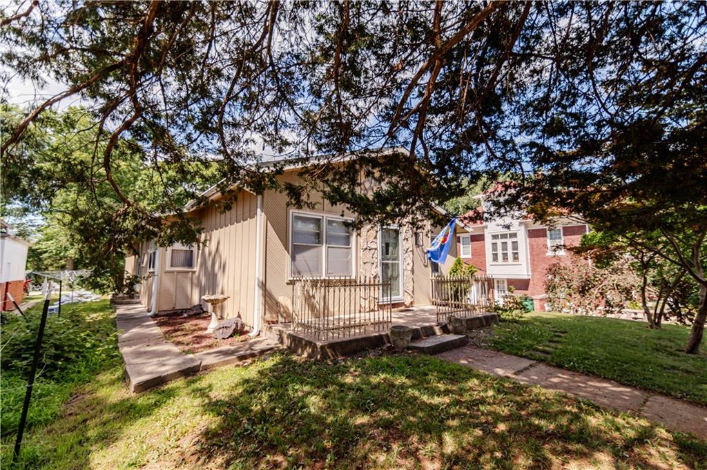 307 Riley Street Atchison, KS 66002 - Photo 5 of 60