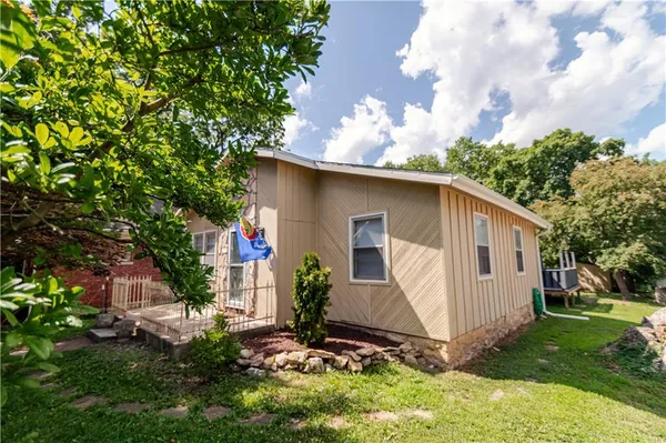 $211,000 | 307 Riley Street, Atchison, KS 66002