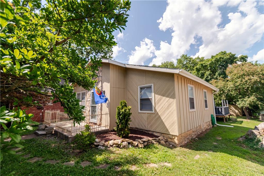 307 Riley Street Atchison, KS 66002 - Photo 7 of 60