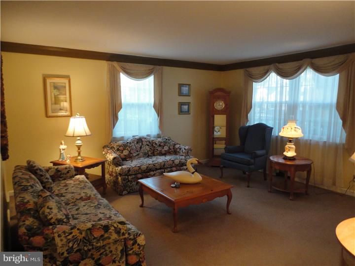 432 Sherman Road Springfield, PA 19064 - Photo 3 of 23