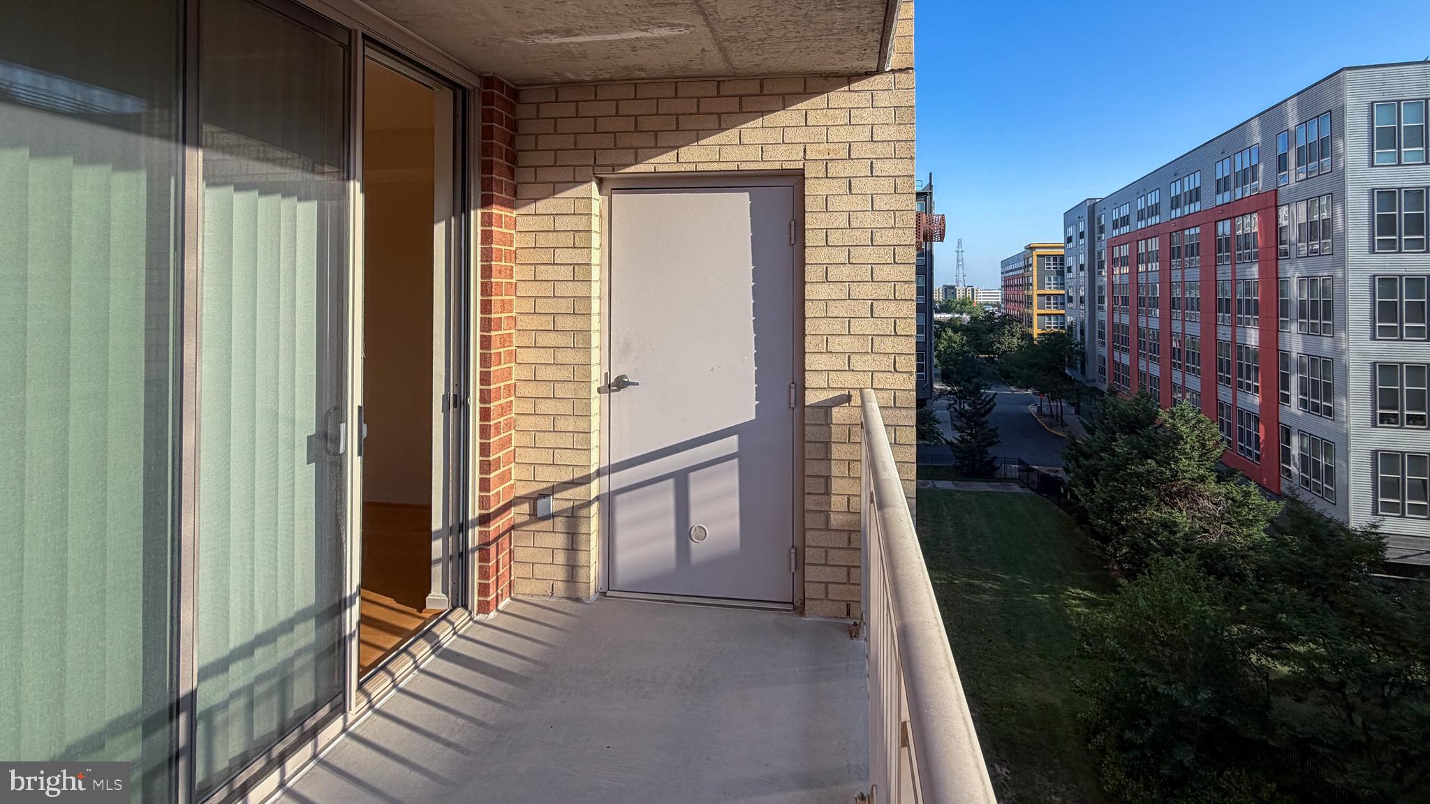 2726 Gallows Road, Unit 417 Vienna, VA 22180 - Photo 19 of 28 Balcony