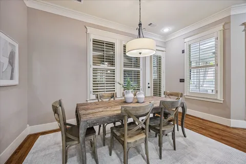 $1,325,000 | 2216 Arlington Street, Houston, TX 77008