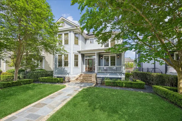 $1,325,000 | 2216 Arlington Street, Houston, TX 77008