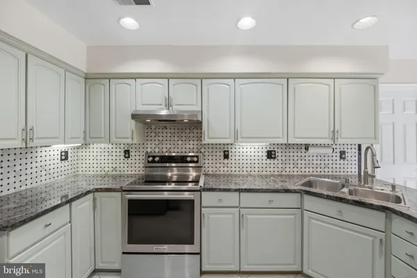 $1,100,000 | 7426 Oakcrest Lane, Clarksville, MD 21029