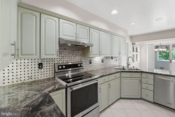 $1,100,000 | 7426 Oakcrest Lane, Clarksville, MD 21029