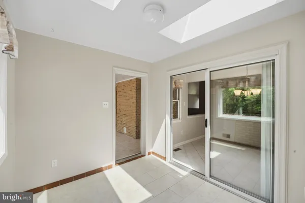 $1,100,000 | 7426 Oakcrest Lane, Clarksville, MD 21029