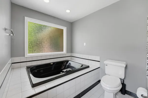 $1,100,000 | 7426 Oakcrest Lane, Clarksville, MD 21029