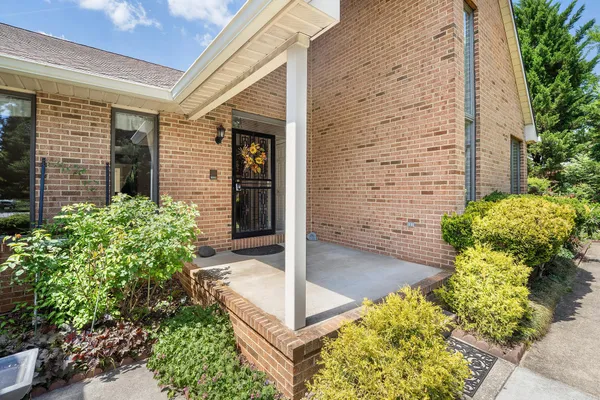 $1,100,000 | 7426 Oakcrest Lane, Clarksville, MD 21029
