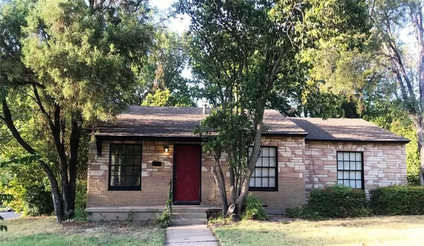 $1,500 | 7428 Gaston Avenue, Fort Worth, TX 76116