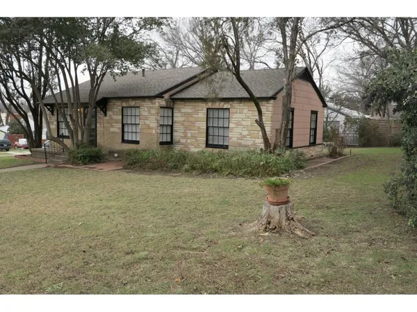 $1,500 | 7428 Gaston Avenue, Fort Worth, TX 76116