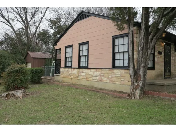 $1,500 | 7428 Gaston Avenue, Fort Worth, TX 76116