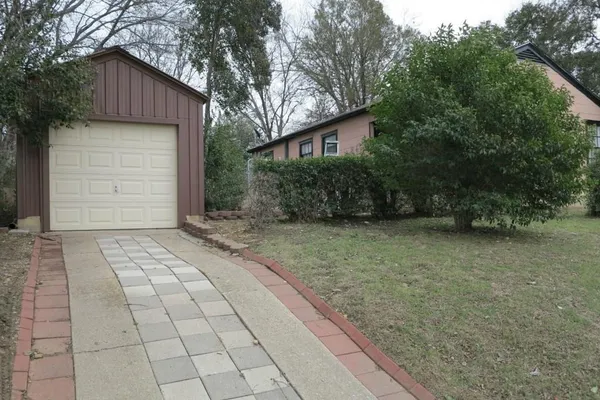 $1,500 | 7428 Gaston Avenue, Fort Worth, TX 76116