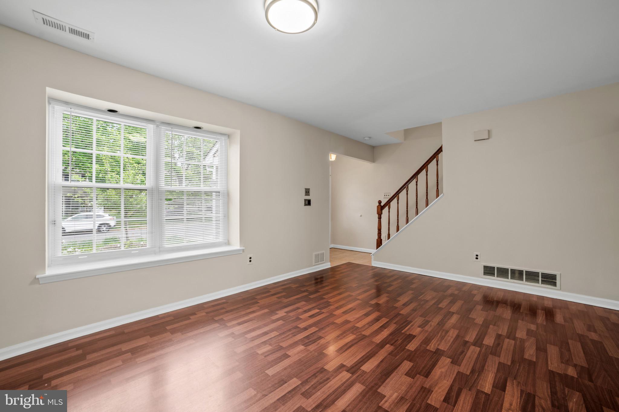 109 Stratton Lane Mount Laurel, NJ 08054 - Photo 4 of 23 Living Room