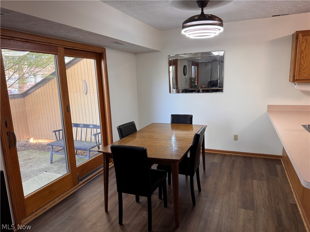 1424 Loop Road Kent, OH 44240 - Photo 4 of 17