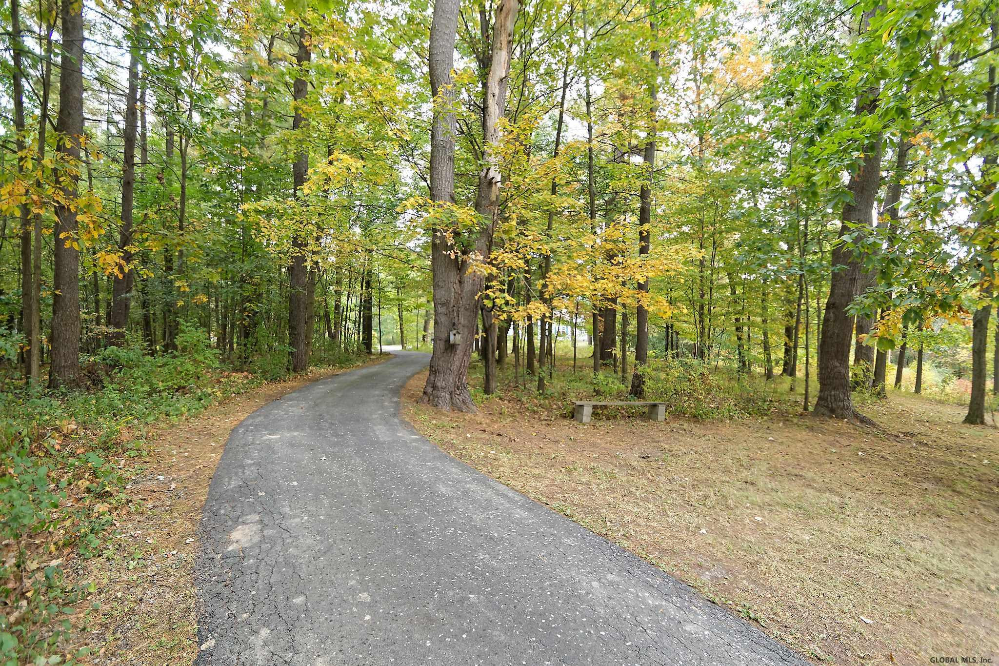 495 Gordon Road Rotterdam, NY 12306 - Photo 3 of 46 Photo 3
