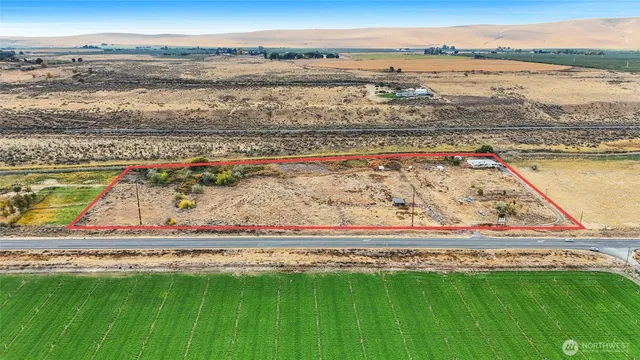 a view of an ocean view