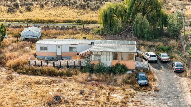 a view of an entryway