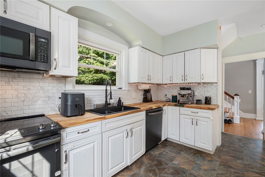 177 Gaskill Street Woonsocket, RI 02895 - Photo 3 of 45 Gallery Image 3