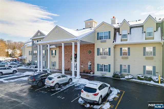 $350,000 | 6411 Richmond Road, West Milford, NJ 07480