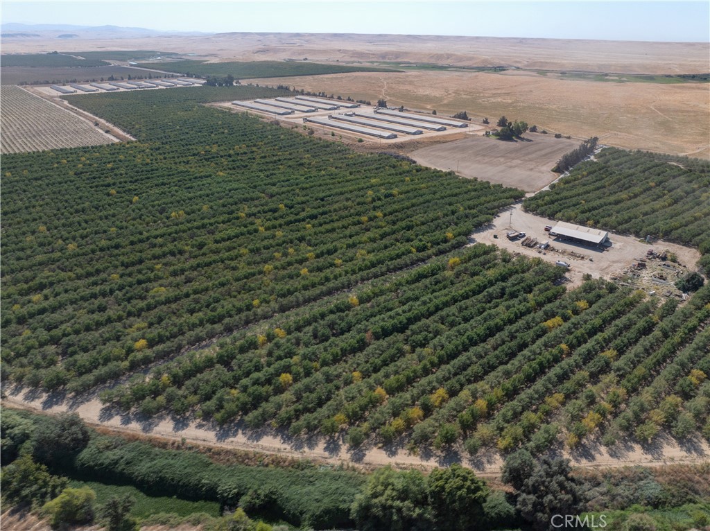 0 Robinson Road Snelling, CA 95369 - Photo 16 of 38 a view of a city and an ocean view