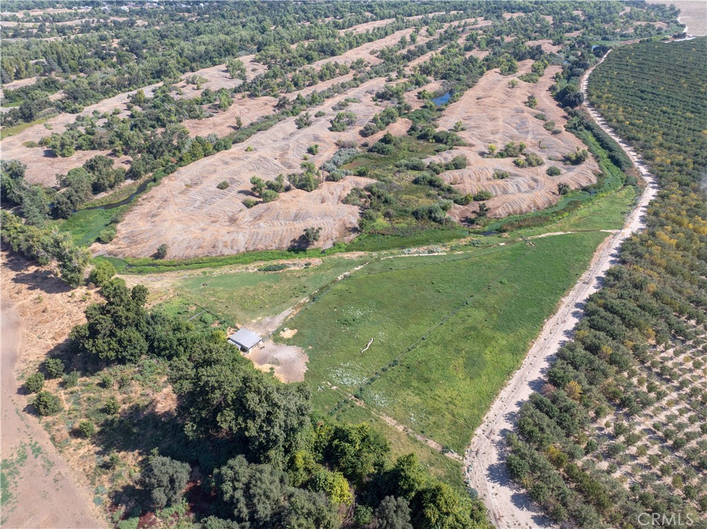 0 Robinson Road Snelling, CA 95369 - Photo 21 of 38 an aerial view of a house with a yard and lake view in back