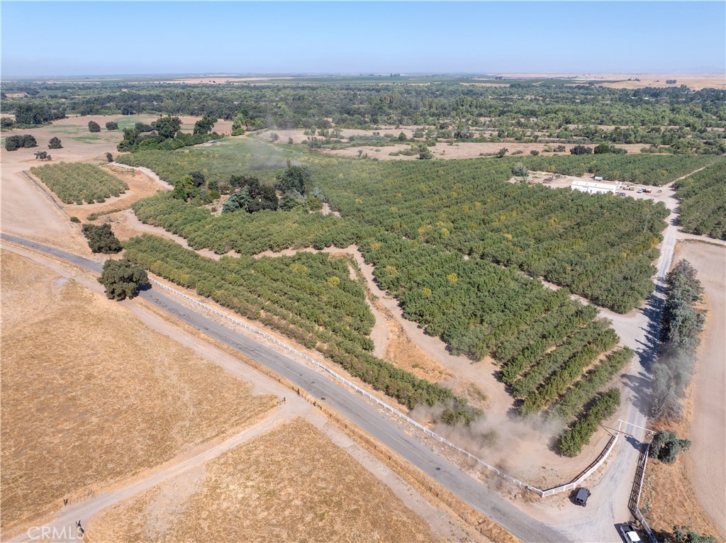0 Robinson Road Snelling, CA 95369 - Photo 30 of 38 a view of a city and an ocean